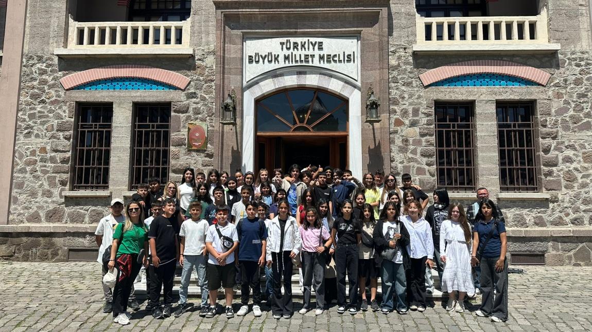 Okulumuz Öğrencilerine Eskişehir - Ankara Gezisi Düzenledi